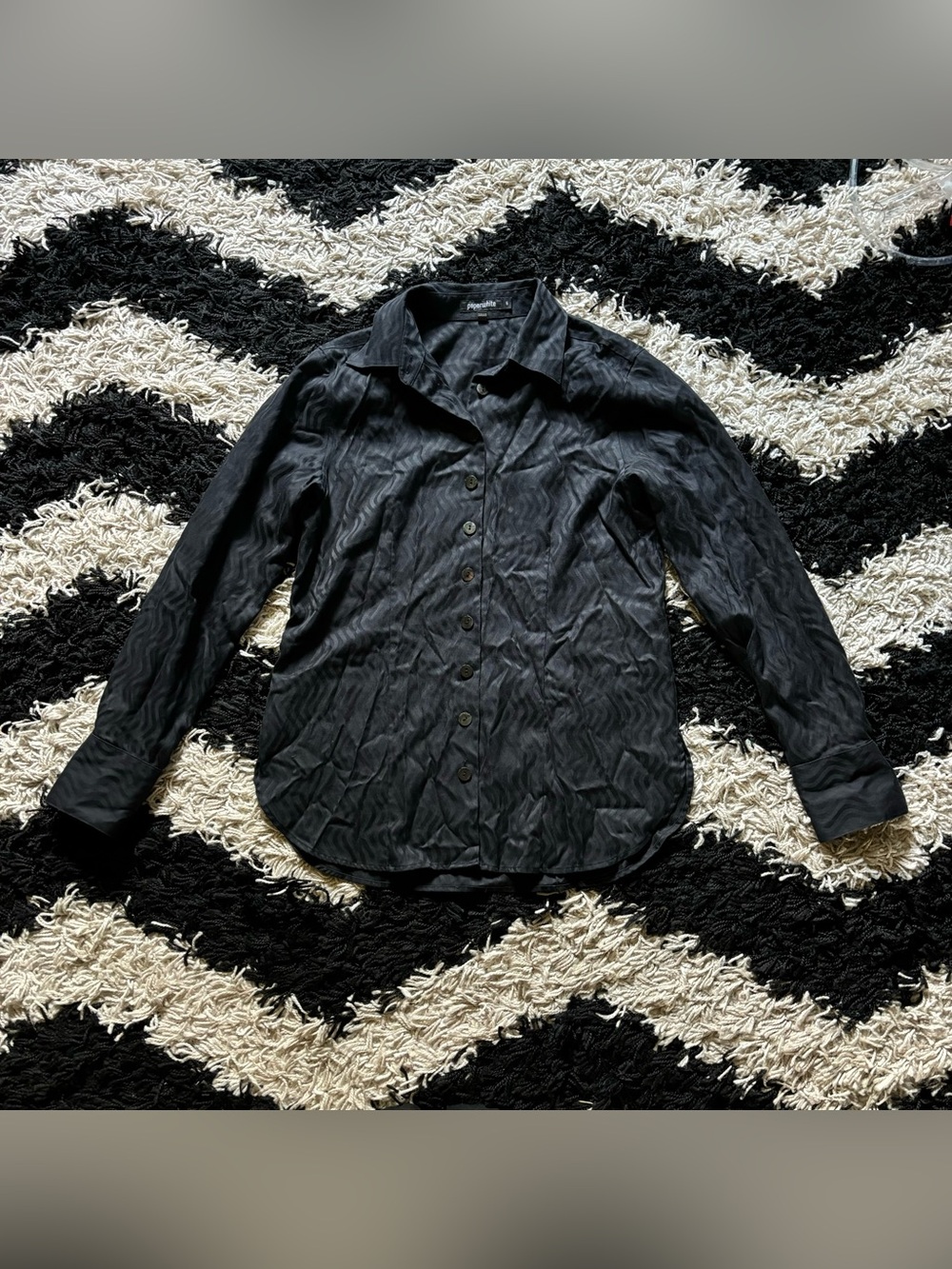 Paperwhite Black Zigzag Abstract Print Button Up Long Sleeve Shirt Women’s 6